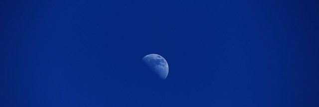 moon-769918_640